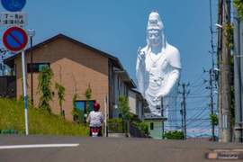 合成感滿滿的《仙台大觀音》根本GANTZ佛像星人真實版啊啊啊... 合成感滿滿的《仙台大觀音》根本GANTZ佛像星人真實版啊啊啊...