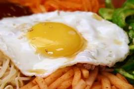 在家也能快速自製《韓式拌飯》簡單又華麗的營養100分美食登～登