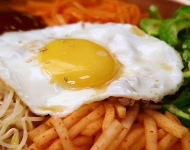 在家也能快速自製《韓式拌飯》簡單又華麗的營養100分美食登～登