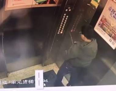 屁孩到處有《在電梯尿尿的小男孩》下場就是被困住然後......
