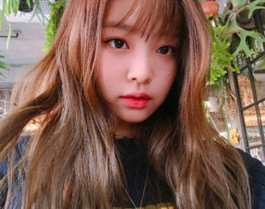 小女孩長大了《BLACKPINK Jennie歡度21歲生日》ㄧ起來~粗卡哈咪搭