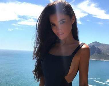 《裸藝神人》俄羅斯辣模挑戰AKIRA100%的擺盪挑戰