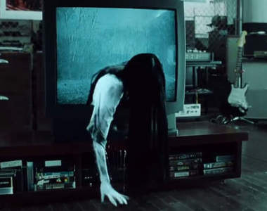 《七夜怪談貞子ARKit》從手機看過去真的從電視爬出來是要嚇死誰