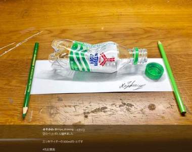 《三矢汽水》蓋逼真色鉛筆畫讓我以為是真der