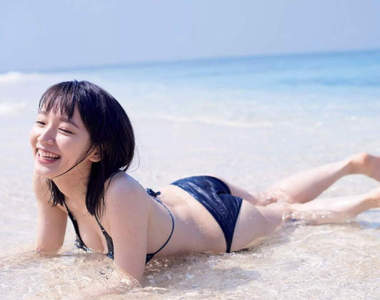 網友票選《最想一起去海邊約會的藝人》換上的泳裝造型也特別期待啊啊啊❤