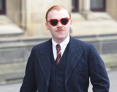 魯伯特葛林特《ABC謀殺案》這位也已經完全不像榮恩了