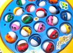 超懷舊的《釣魚遊戲機扭蛋版》這不是小時候的玩具嗎?做成轉蛋居然也可以玩 超懷舊的《釣魚遊戲機扭蛋版》這不是小時候的玩具嗎?做成轉蛋居然也可以玩
