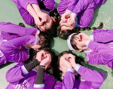 畢業生快看《畢業照POSE》就讓我們用這些照片一起說畢業快樂♥