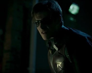 DC《泰坦》影集預告公開 黑暗版羅賓一登場就語出驚人...