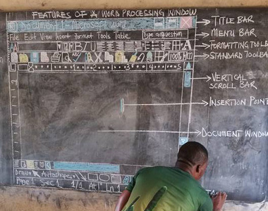 非洲天才老師《手繪視窗上電腦課》連微軟都注意到老師的付出