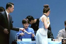 真人版上映《明星收到灰姑娘的玻璃鞋》旁邊保鑣一秒抽走也太掃興ww