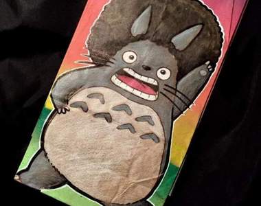 用畫畫交朋友《內向兒因為二次元午餐袋受班上歡迎》這位爸爸請問還缺小孩嗎?(馬上認乾爸)