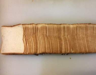 《薄切吐司大挑戰》一條吐司最多能切成多少片呢?