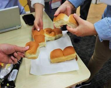 日本全家新推《俄羅斯輪盤麵包》1/9的機率讓你吃到超辣麵包