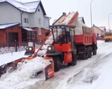 《俄羅斯鏟雪車》自動化的撥撥輸送帶感覺有點可愛❤