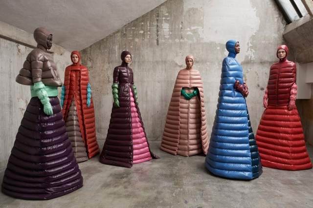 科幻感滿滿的《羽絨洋裝》法國精品羽絨衣MONCLER前衛過頭的新品引發話題 - 圖片3