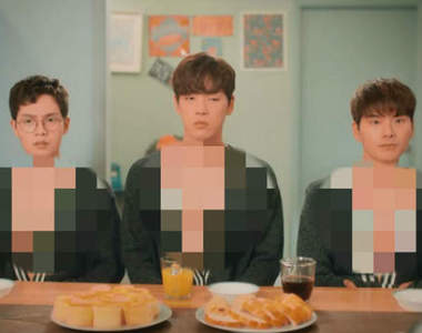 全中空的歐巴《韓劇的特殊猛藥》中間那位還有溝氣死人(#`皿´)