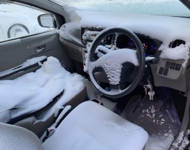 《下雪忘記關車窗的結果》原來相同慘劇每年都在重覆上演(淚笑)