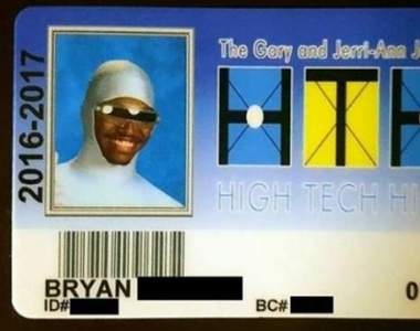 《照片比本人還精彩的證件照》看到這些照片想不笑都難ww