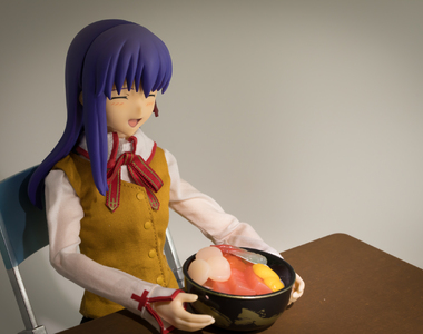 模型玩家示範《食品模型轉蛋的用法》直接拿去配公仔超合適……