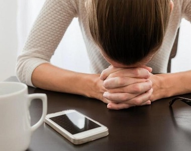 《跟Siri傾吐戀愛煩惱》結果Siri發簡訊幫忙嚇死推主w