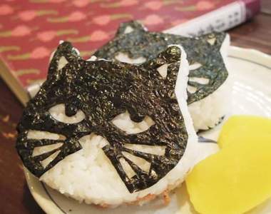 可愛到捨不得吃《貓的打卡美食》吃了這麼多喵也會變貓咪嗎？(=^･^=)