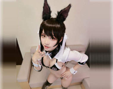 星野saori《碧藍航線》這個泳裝我認為有很高的防禦力❤