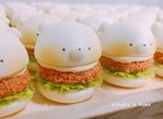 萌慘了《白熊漢堡》你這樣看著我~我我我捨不得吃你啊(本來就不能吃XD) 萌慘了《白熊漢堡》你這樣看著我~我我我捨不得吃你啊(本來就不能吃XD)