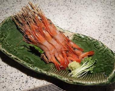 韓國饕客介紹《隱身在韓國巷內的日式居酒屋》下班幾隻甜蝦配啤酒超讚