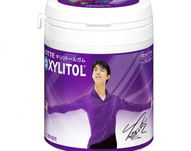日本樂天推出《羽生結弦XYLITOL桶裝口香糖》新包裝....我還以為是奶粉還是健康食品之類的(炸)