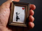 DIY教學《Banksy》慘遭碎紙刑的名畫「拿著氣球的女孩」碎碎平安掌心版,快來碎一波吧 DIY教學《Banksy》慘遭碎紙刑的名畫「拿著氣球的女孩」碎碎平安掌心版,快來碎一波吧