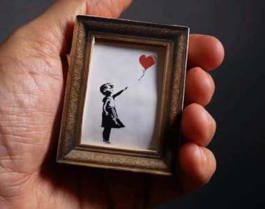 DIY教學《Banksy》慘遭碎紙刑的名畫「拿著氣球的女孩」碎碎平安掌心版,快來碎一波吧