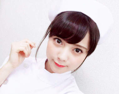 《桃月梨子》漂亮小護士最新FLASH週刊寫真美圖