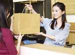 驚悚 日本《店員名牌》客人:「你沒有FB呢...」造成服務人員隱私問題 驚悚 日本《店員名牌》客人:「你沒有FB呢...」造成服務人員隱私問題