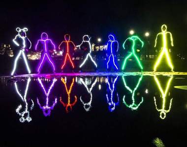 萬聖節經典裝扮《Glowy Zoey》新版LED火柴人感覺超威的阿w