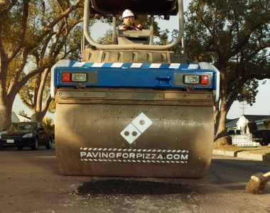 《達美樂最新業務》與送披薩完全無關的新工作是？！