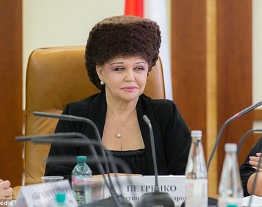 《俄羅斯議員髮型太炫》連頭髮都散發著反派的魅力