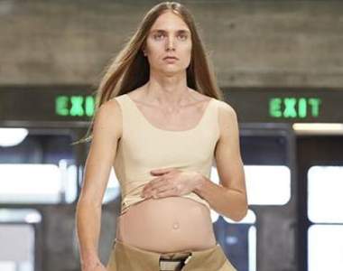 倫敦時裝週驚現《懷孕男模走秀》現場觀眾說:比較像啤酒肚耶...