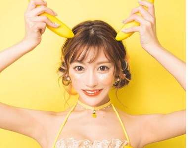 《明日花綺羅》自己的比基尼自己穿剛上架就賣光啦