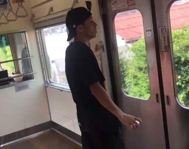 《電車賽跑》從上一站起跑能衝到下一站上車這不容易啊