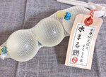京都《水信玄餅水球》戳一下波一聲超可愛特殊吃法 京都《水信玄餅水球》戳一下波一聲超可愛特殊吃法