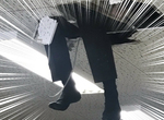 爆笑珍事件《突破天花板的雙腳》難道是來自未來降落失敗的時空旅行者?ww 爆笑珍事件《突破天花板的雙腳》難道是來自未來降落失敗的時空旅行者?ww