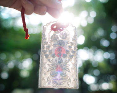 下鴨神社超美《蕾絲御守》不只姻緣,連女子力都一起被保佑的感覺❤