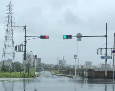 《最強颱風燕子》襲擊日本 推民捕捉讓人哭笑不得的強颱奇景...