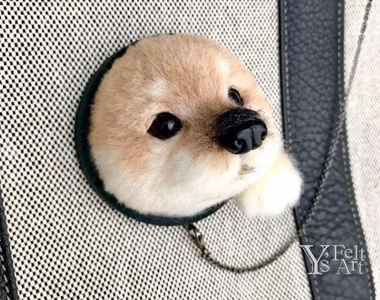 就像有小動物從包包探出頭《仿真羊毛氈吊飾》太真實引瘋傳