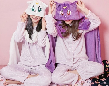 SPAO超狂聯名再一彈《SPAO X 美少女戰士》露娜懶人毯太可愛不買不行