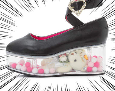 可愛但殘忍《救救小熊厚底鞋》從此再也無法逃離人類腳臭的襲擊...