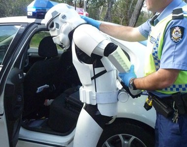 好笑問答《碰到警察最好笑的經驗是什麼》大家都經驗豐富是怎麼回事...