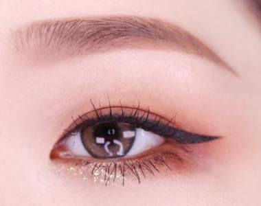 眼睛再小都可以駕馭的《閃亮眼妝》存在感刷起來