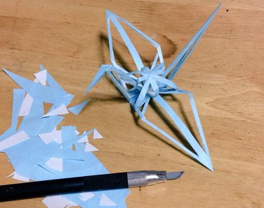 推主摺紙時留下摺痕作出《鏤空紙鶴》看到成品後推友們開始繳作業啦